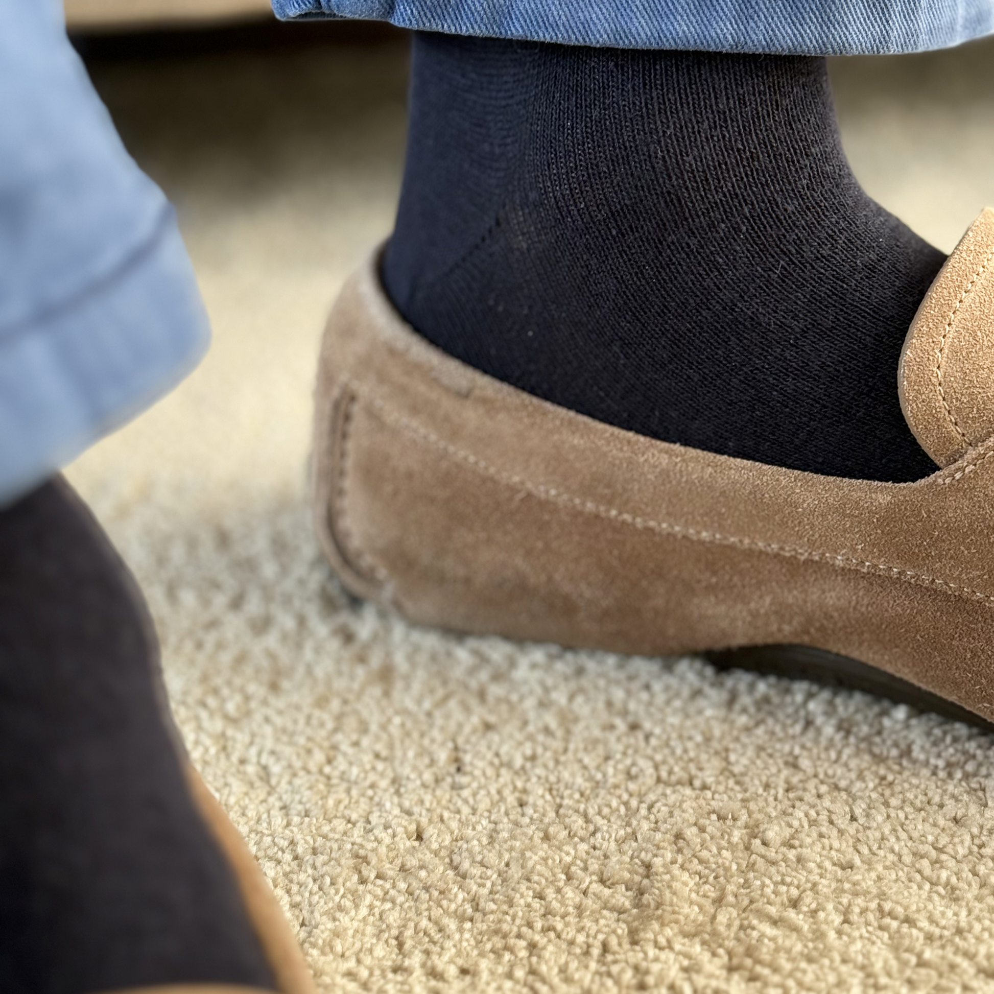 Main Copenhagen navy strømper – elegant tone og perfekt pasform til hverdag og finere lejligheder.