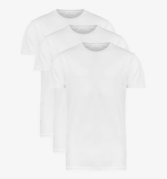 Klassisk hvid t-shirt – et tidløst must-have i blød og åndbar bomuld.