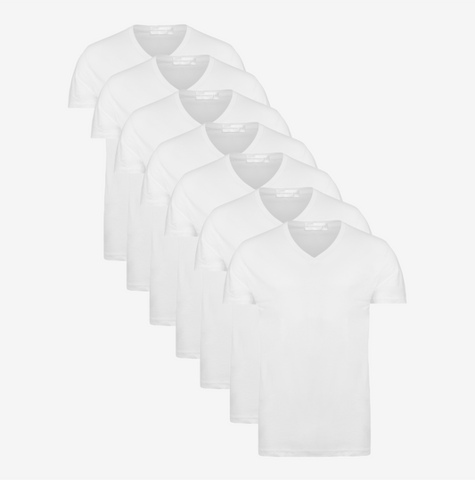 V-hals med stil – perfekt under skjorten eller alene for et skarpt og enkelt look.