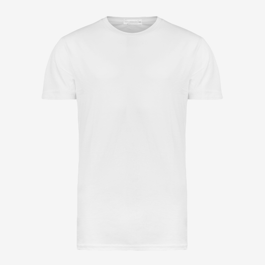 Klassisk hvid t-shirt – et tidløst must-have i blød og åndbar bomuld.